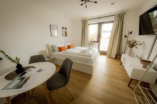 COME4STAY Passau-Modern WLAN Küche Balkon SmartTV Netflix
