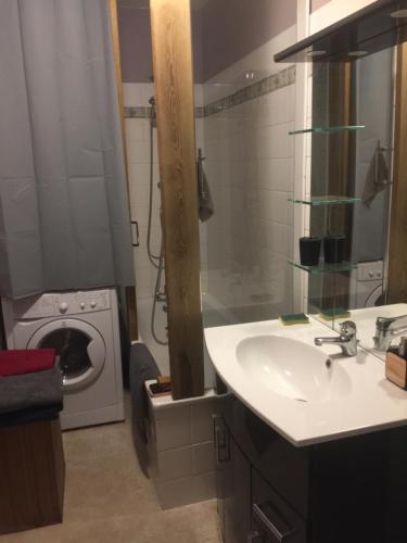 Kúpeľňa v ubytovaní agréable, touche exotique