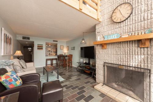 306C One Bedroom One Bath – Photos 2