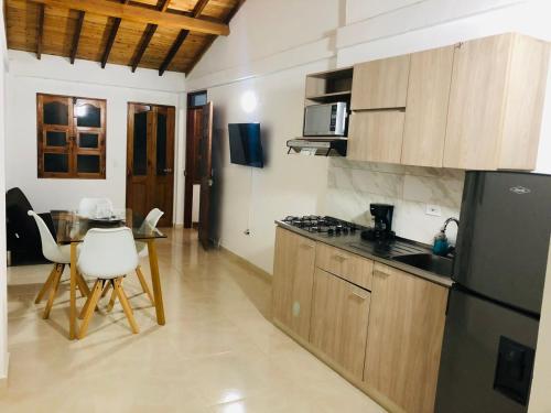 Una cocina o cocineta en El EmAnJe 3