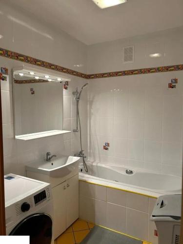 Ένα μπάνιο στο Apartament