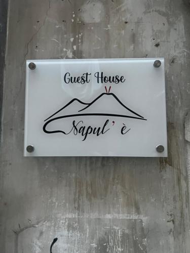Majutusasutuses guest house Napul'è olev sertifikaat, autasu, silt või muu dokument