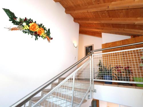 a wreath on the stairs of a house at Haus Irmgard 1 in Mathon