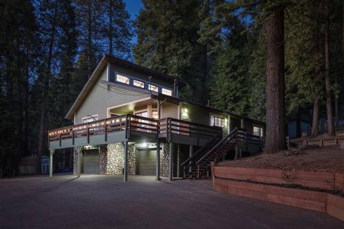 Modern Mountain Retreat - Welcome to Pine Ridge!