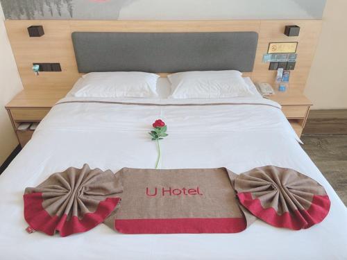 Gallery image of Thank Inn Chain Hotel henan zhengzhou xinzheng city north china road xuanyuan lake in Zhengzhou