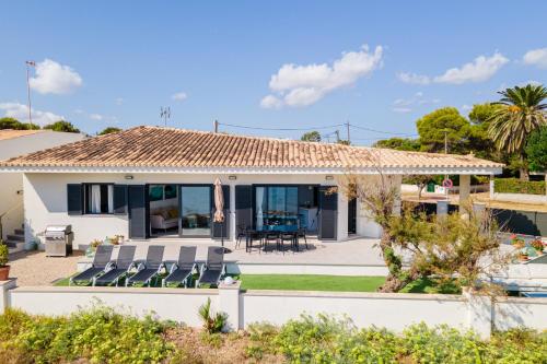 Seashore House " Es tamarells"