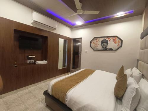 Gallery image of HOTEL GOLDEN VEENA- MOUNT ABU- 1 km FROM NAKKI LAKE in Mount Ābu