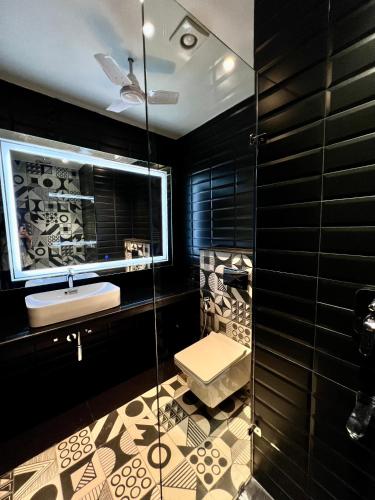 Un baño de The Aldott Cyber City