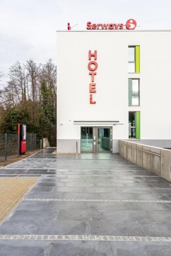 ラーティンゲンにあるSerways Hotel Höselのギャラリーの写真