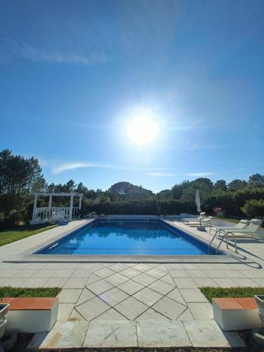 Bazén v ubytování Montes da Salvada nebo v jeho okolí