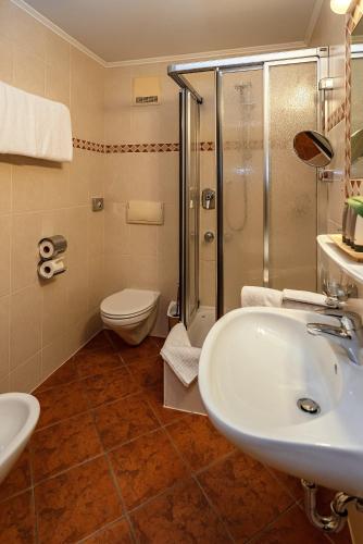 Koupelna v ubytování Parkhotel Traunstein