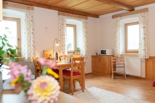 Fotografia z galérie ubytovania Hartlhof Urlaub am Baby- und Kinderbauernhof v destinácii Niederau