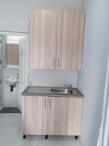 Ένα μπάνιο στο Serenity Guest House