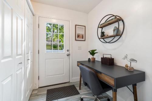 Φωτογραφία από το άλμπουμ του Your Home Away From Home 3Br 2Bth House with EV PLUG IN on site & Only 8 min to downtown σε St. Augustine