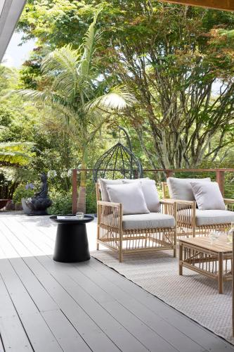 Un jardín fuera de Designer Hinterland Escape with Breathtaking Views