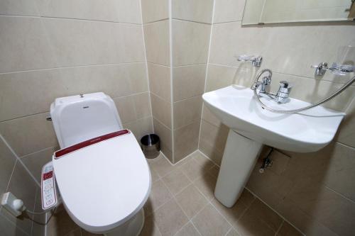 Ein Badezimmer in der Unterkunft K-Grand Hostel Dongdaemun