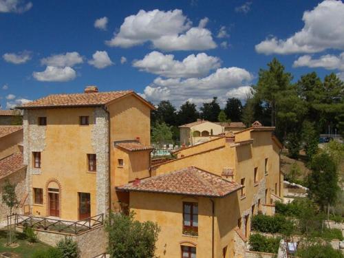 Nice apartment in Gambassi Terme with shared pool