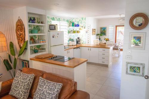 Kuchyň nebo kuchyňský kout v ubytování Pandanus Cottage