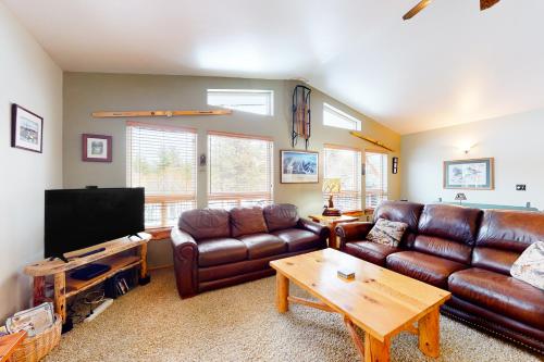 Timber Place – Photos 3