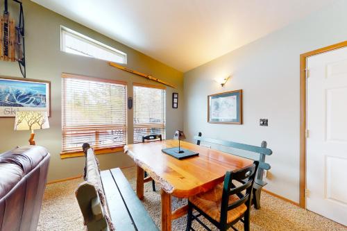 Timber Place – Photos 4