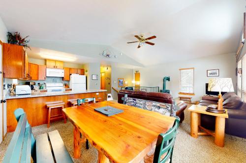 Timber Place – Photos 5