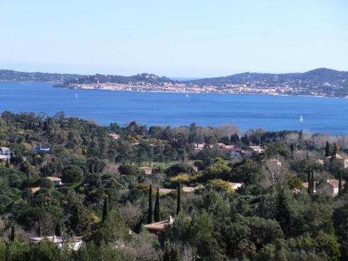 Les Appartements aux Restanques du Golfe de St Tropez - maeva Home - Appartement belle vue mer à 180° pour 5 Personnes - Sélection MAE-5607