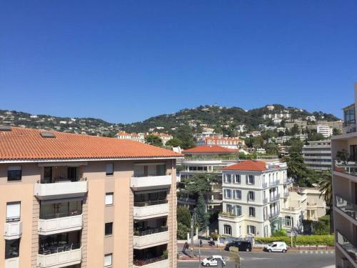 Two bedroom apartment next to the Croisette in Cannes a short walk to the Palais des Festivals - 1961