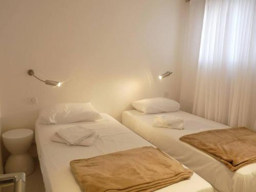 Two bedroom apartment next to the Croisette in Cannes a short walk to the Palais des Festivals - 1961