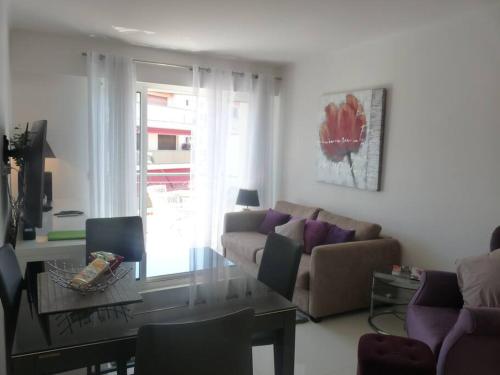 Two bedroom apartment next to the Croisette in Cannes a short walk to the Palais des Festivals - 1961