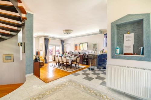 Χώρος καθιστικού στο Villa serenity