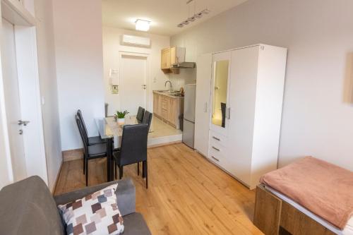 Kuchyň nebo kuchyňský kout v ubytování Hostel Vojnik