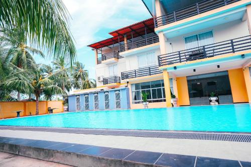 Gallery image of Sun Ray Rest House in Pasikuda