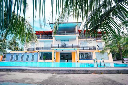 Gallery image of Sun Ray Rest House in Pasikuda