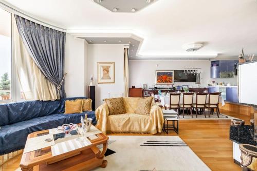 Χώρος καθιστικού στο Villa serenity