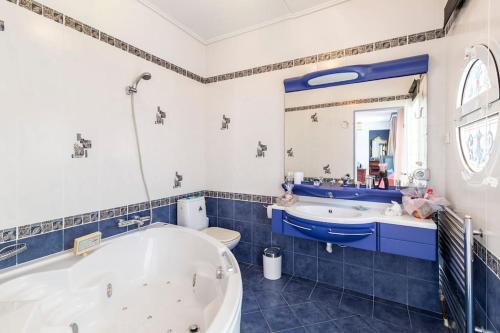 Ένα μπάνιο στο Villa serenity