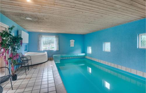 Kolam renang di atau dekat dengan 5 Bedroom Pet Friendly Home In Oksbøl