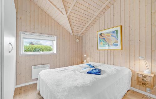 Postel nebo postele na pokoji v ubytování Pet Friendly Home In Vinderup With House A Panoramic View