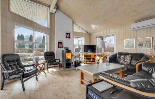 Et tv og/eller underholdning på Holiday Home Hejls 20