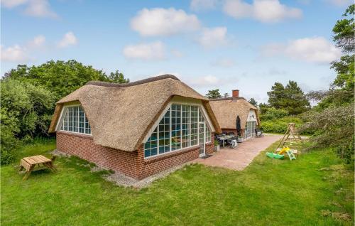 Κήπος έξω από το 4 Bedroom Nice Home In Ulfborg