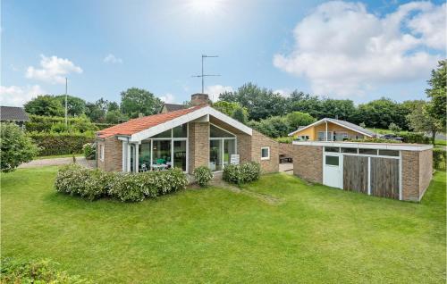 Zahrada ubytování Two-Bedroom Holiday Home In Broager