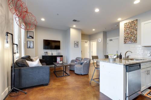Music Row Nashville King Beds Keyless Entry Image