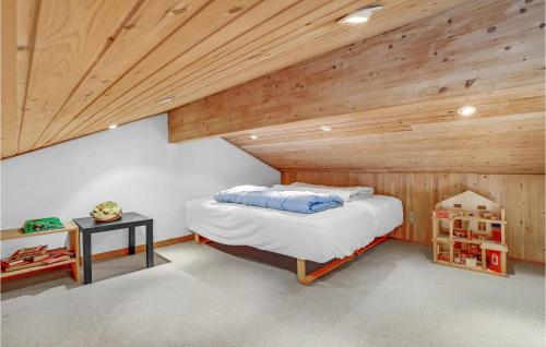 Postel nebo postele na pokoji v ubytování Lovely Home In Harbore With House A Panoramic View