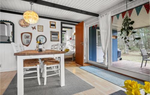 Gambar di galeri bagi Stunning Home In Aakirkeby With Wifi di Vester Sømarken