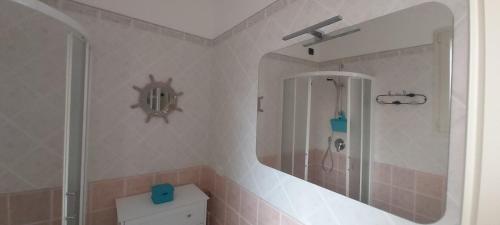 Ένα μπάνιο στο Appartamento El Farol