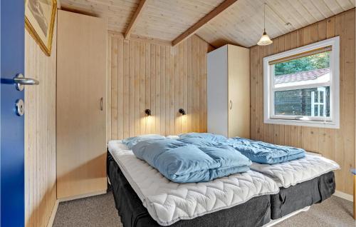 Postel nebo postele na pokoji v ubytování Stunning Home In Fjerritslev With House A Panoramic View