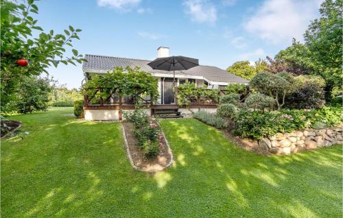 Taman di luar Beautiful Home In Haarby With Wifi