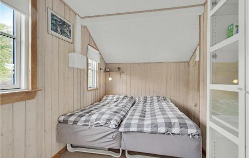 Katil atau katil-katil dalam bilik di Beautiful Home In Haarby With Wifi