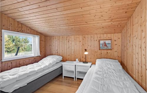 Postel nebo postele na pokoji v ubytování Awesome Home In Nysted With House Sea View
