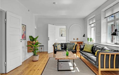 Oleskelutila majoituspaikassa Beautiful Apartment In Kbenhavn K With Wifi