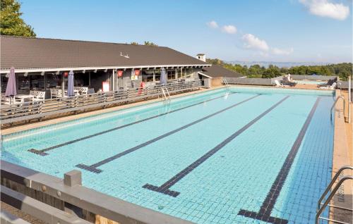 una grande piscina in cima a un edificio di Holiday Home Aabenraa With Fireplace 11 a Aabenraa